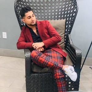 Meet your Posher, Giovanni